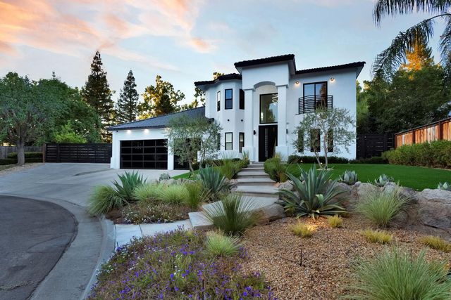 1292 E Valley Forge Drive, Fresno, CA 93720