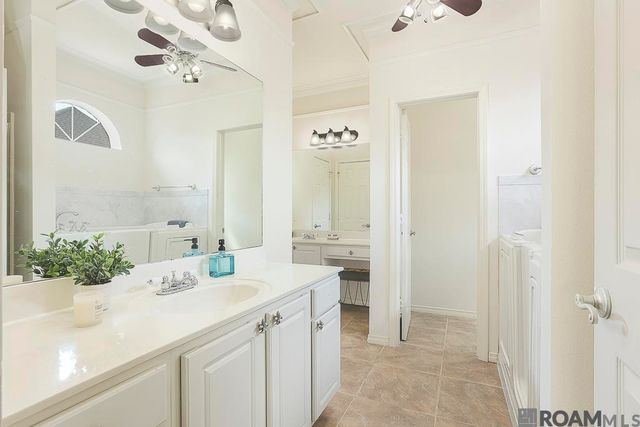 38199 Willow Lake East, Prairieville, LA 70769