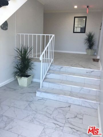 12205 GORHAM Avenue 12, Los Angeles, CA 90049