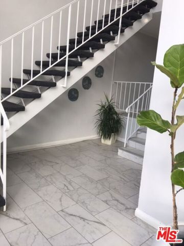 12205 GORHAM Avenue 12, Los Angeles, CA 90049