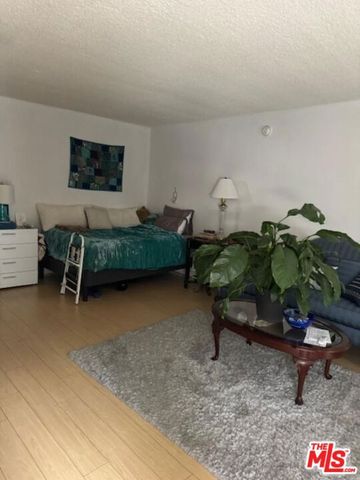 12205 GORHAM Avenue 12, Los Angeles, CA 90049