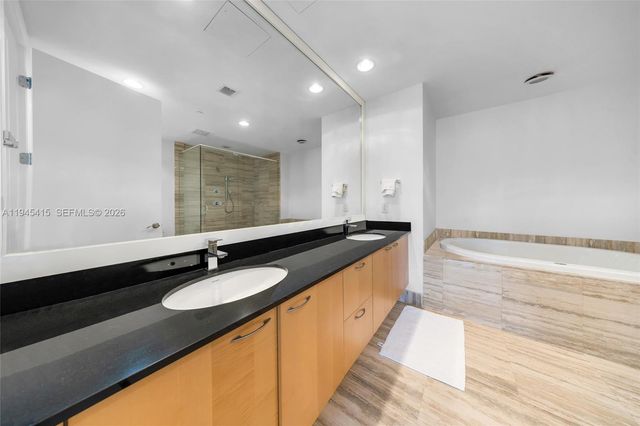 16001 Collins Ave 1502, Sunny Isles Beach, FL 33160