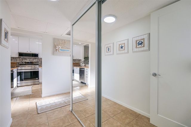 4421 NW 16th St 206-G, Lauderhill, FL 33313