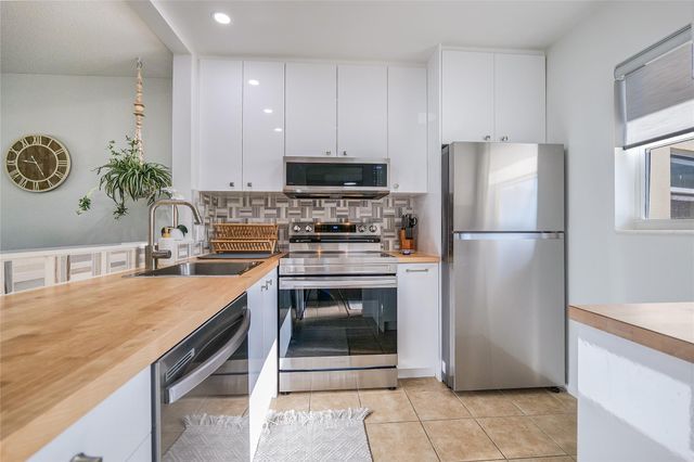 4421 NW 16th St 206-G, Lauderhill, FL 33313