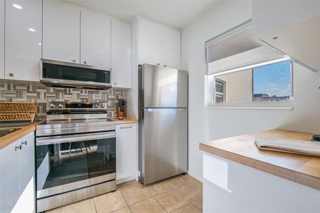 4421 NW 16th St 206-G, Lauderhill, FL 33313