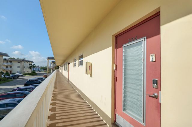 4421 NW 16th St 206-G, Lauderhill, FL 33313