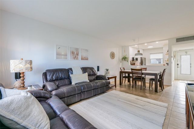 4421 NW 16th St 206-G, Lauderhill, FL 33313