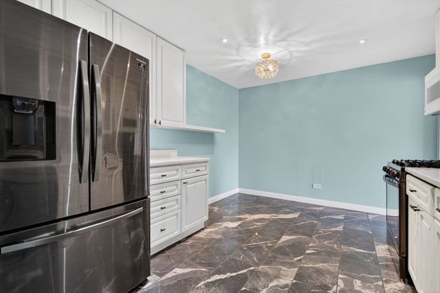 9540 Mayfield Avenue S307, Oak Lawn, IL 60453