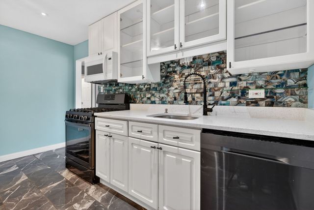 9540 Mayfield Avenue S307, Oak Lawn, IL 60453