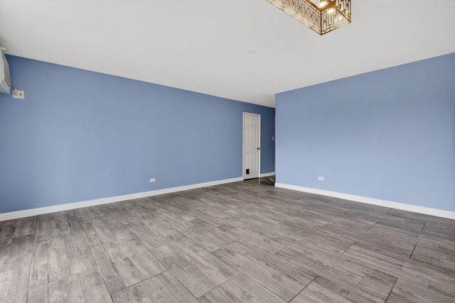 9540 Mayfield Avenue S307, Oak Lawn, IL 60453