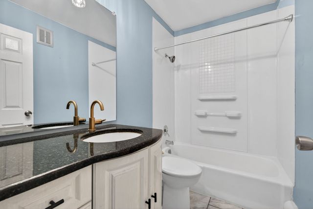 9540 Mayfield Avenue S307, Oak Lawn, IL 60453