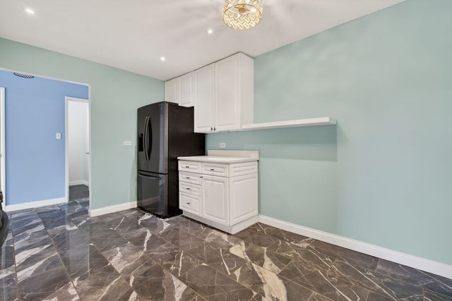 9540 Mayfield Avenue S307, Oak Lawn, IL 60453
