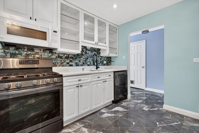 9540 Mayfield Avenue S307, Oak Lawn, IL 60453