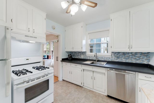 40 Belvidere Street W, Saint Paul, MN 55107