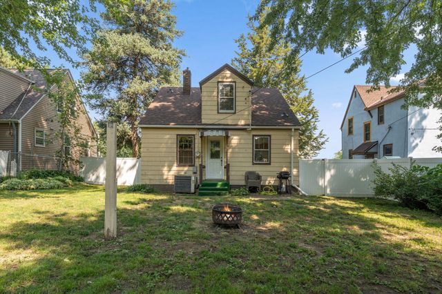 40 Belvidere Street W, Saint Paul, MN 55107