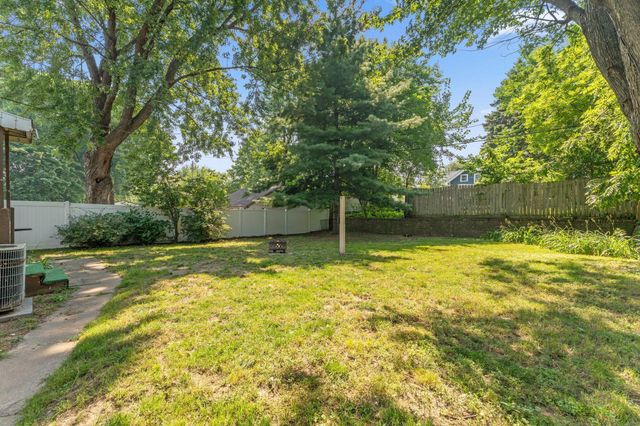 40 Belvidere Street W, Saint Paul, MN 55107