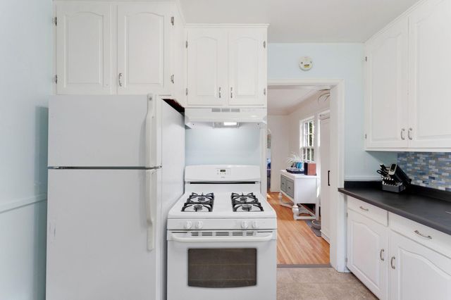 40 Belvidere Street W, Saint Paul, MN 55107