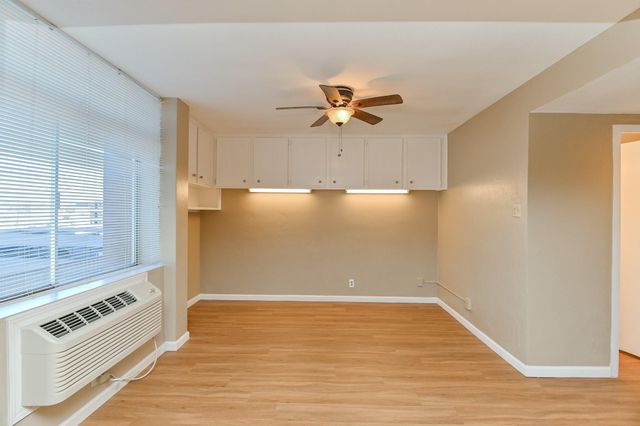 7520 Hornwood Drive 201W, Houston, TX 77036
