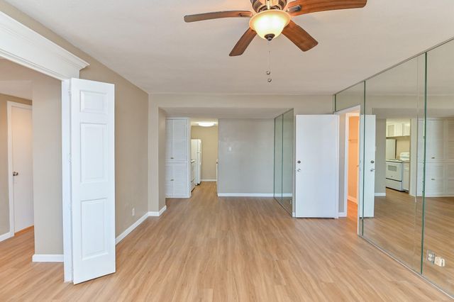 7520 Hornwood Drive 201W, Houston, TX 77036