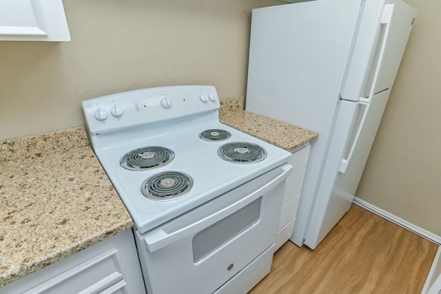 7520 Hornwood Drive 201W, Houston, TX 77036