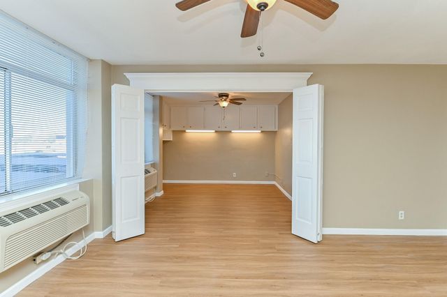7520 Hornwood Drive 201W, Houston, TX 77036