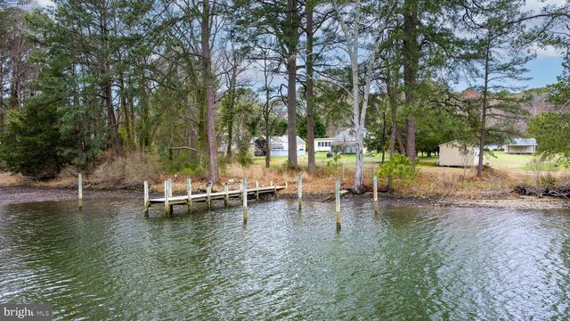 1881 FAIRPORT RD, Reedville, VA 22539
