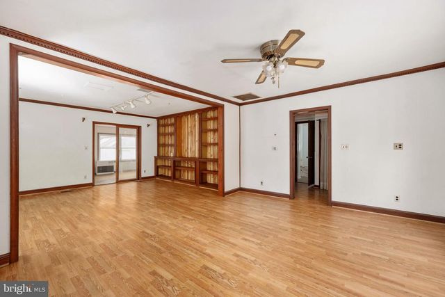 1881 FAIRPORT RD, Reedville, VA 22539