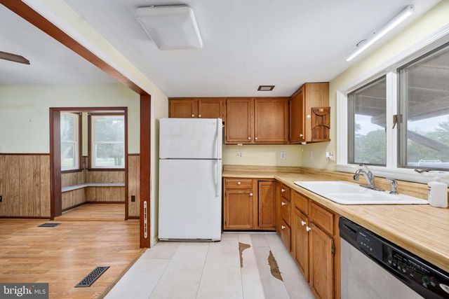 1881 FAIRPORT RD, Reedville, VA 22539