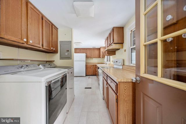 1881 FAIRPORT RD, Reedville, VA 22539