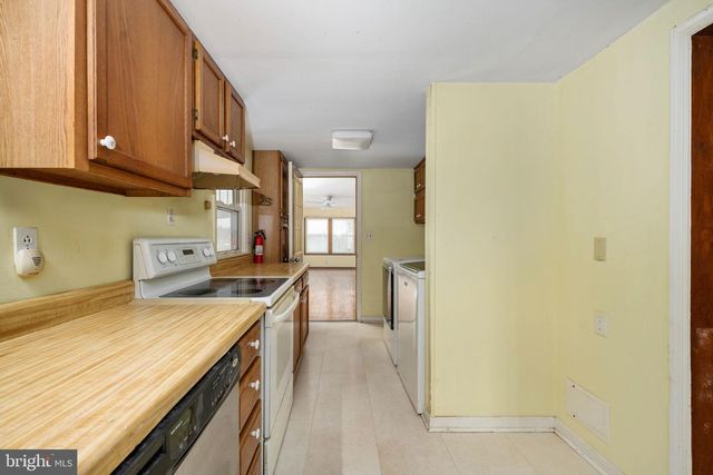 1881 FAIRPORT RD, Reedville, VA 22539