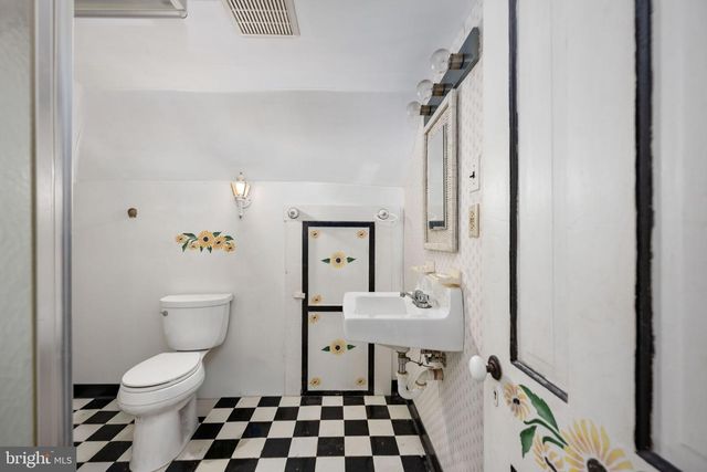 1881 FAIRPORT RD, Reedville, VA 22539