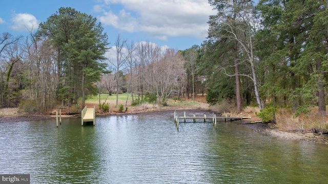 1881 FAIRPORT RD, Reedville, VA 22539