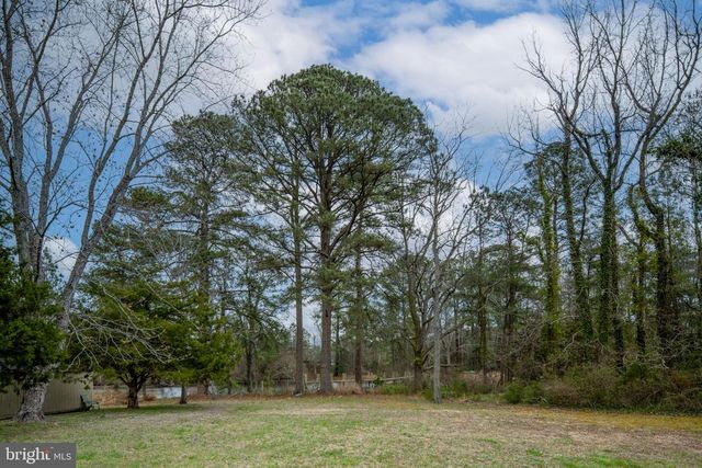 1881 FAIRPORT RD, Reedville, VA 22539