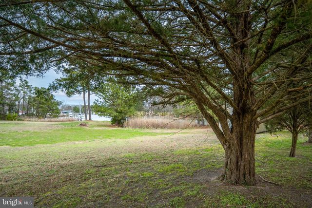 1881 FAIRPORT RD, Reedville, VA 22539