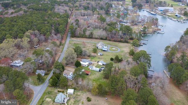 1881 FAIRPORT RD, Reedville, VA 22539