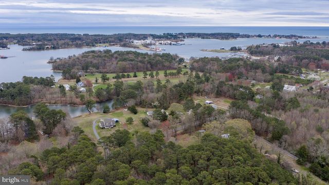 1881 FAIRPORT RD, Reedville, VA 22539