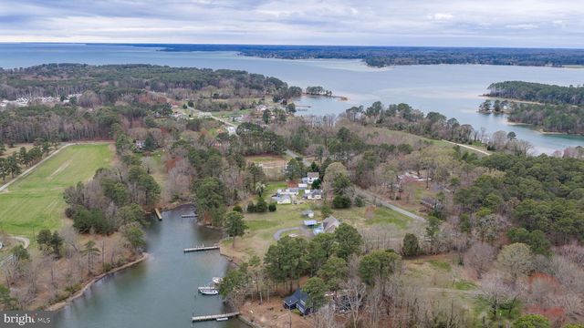 1881 FAIRPORT RD, Reedville, VA 22539