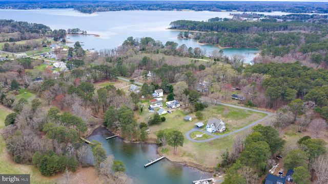 1881 FAIRPORT RD, Reedville, VA 22539