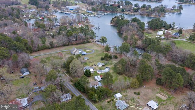 1881 FAIRPORT RD, Reedville, VA 22539