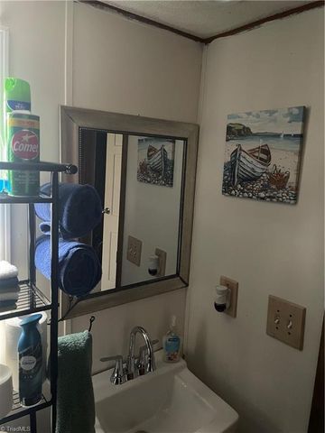 2658 Valleyspring Road, Kernersville, NC 27284