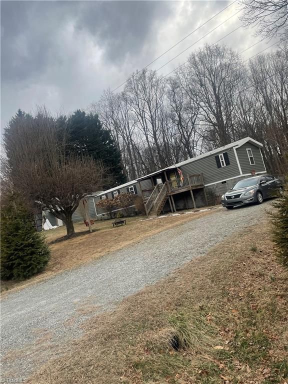 2658 Valleyspring Road, Kernersville, NC 27284