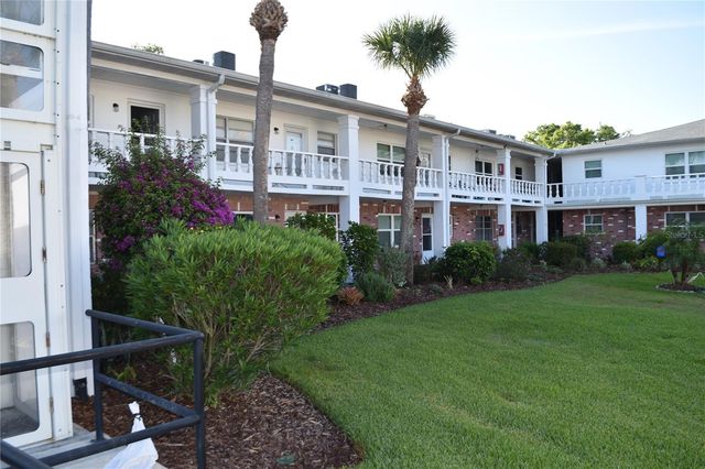 4746 AZALEA DRIVE 208C, New Port Richey, FL 34652