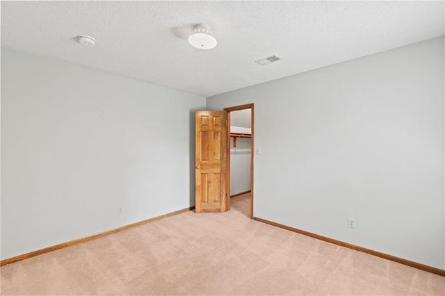 6724 N Quincy Circle, Kansas City, MO 64119