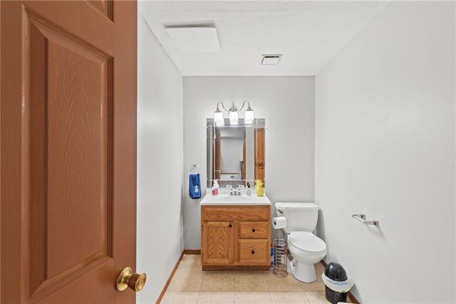 6724 N Quincy Circle, Kansas City, MO 64119