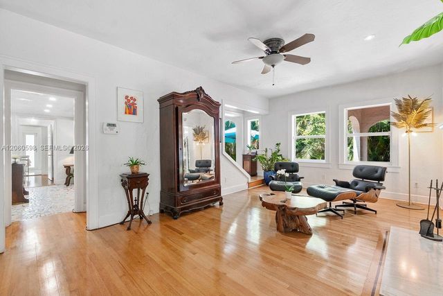 1042 Sorolla Ave, Coral Gables, FL 33134