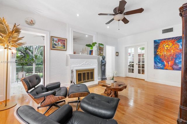 1042 Sorolla Ave, Coral Gables, FL 33134