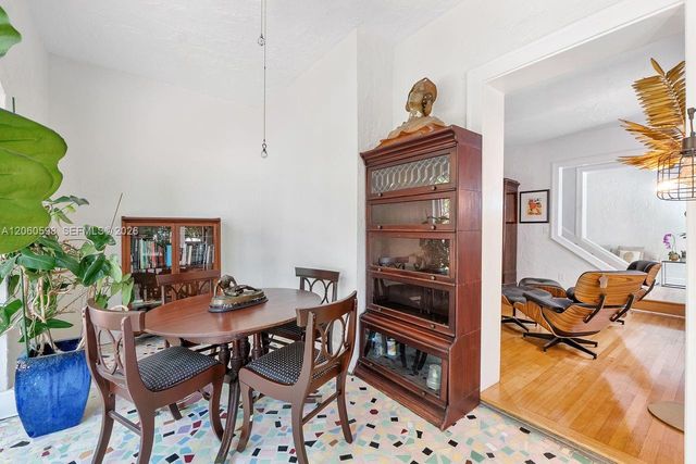 1042 Sorolla Ave, Coral Gables, FL 33134