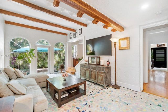 1042 Sorolla Ave, Coral Gables, FL 33134
