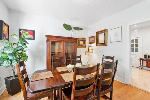 1042 Sorolla Ave, Coral Gables, FL 33134