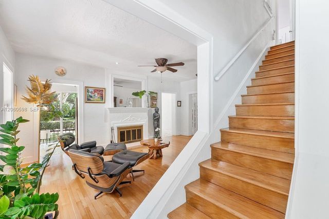 1042 Sorolla Ave, Coral Gables, FL 33134